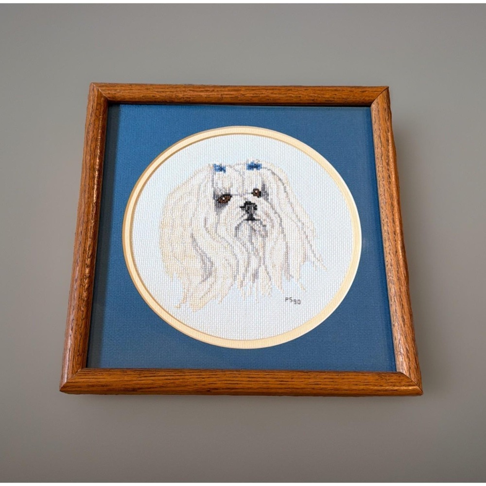 Vtg Framed Maltese Dog Needlepoint Cross Stitch‎ Wall Art Handmade Pet Portrait